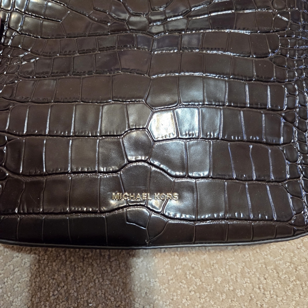 Michael Kors Dark Brown Crocodile-Embossed Shoulder Bag EUC Designer Luxury - Picture 2 of 16
